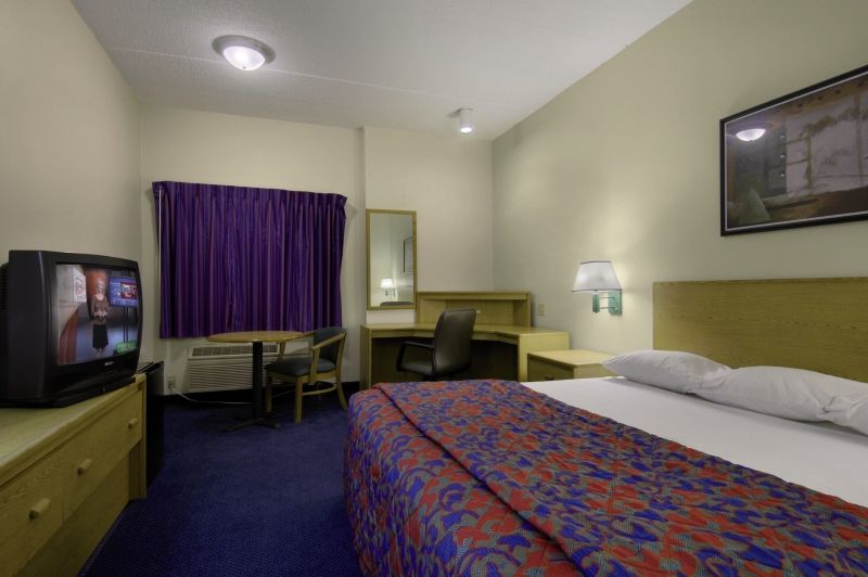 Red Roof Inn Plus+ Austin South Oda fotoğraf